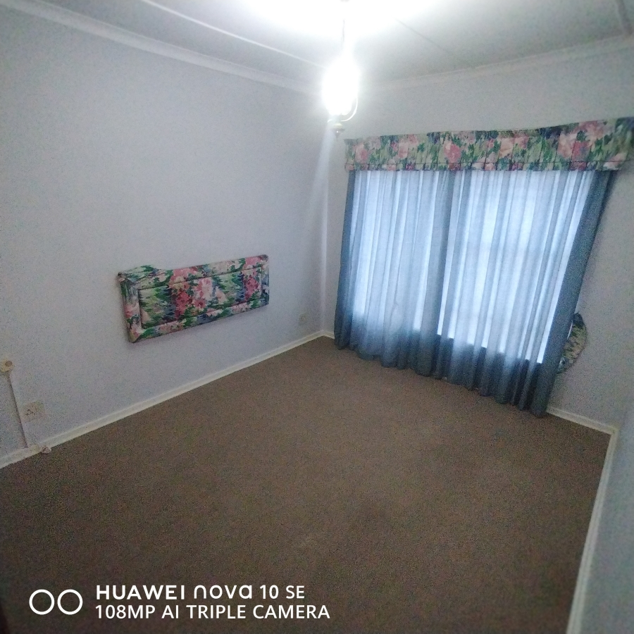 To Let 4 Bedroom Property for Rent in Bergsig Free State